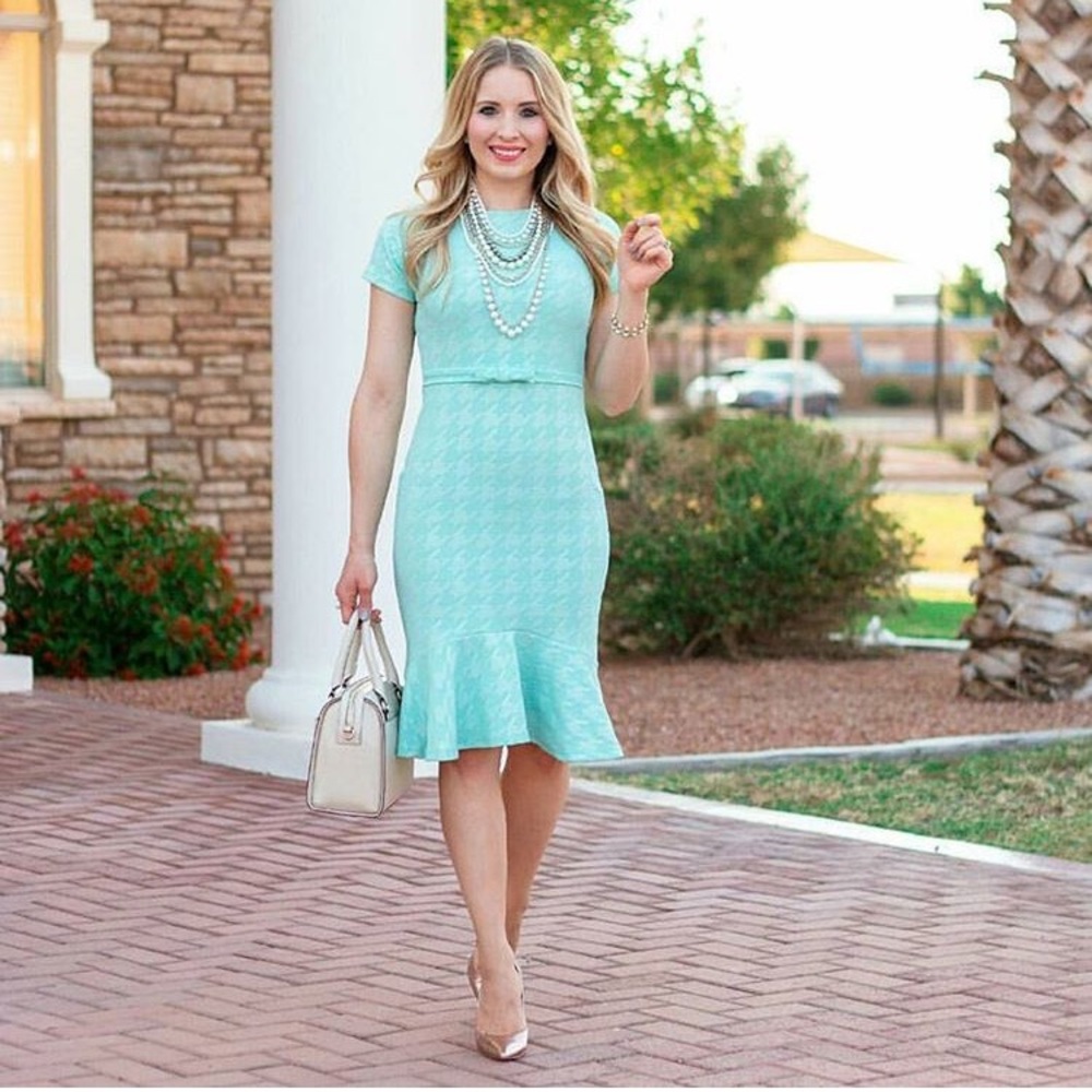 Women's modest dress